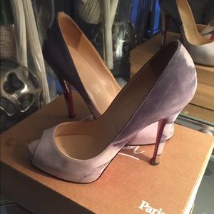 Authentic Christian Louboutin Pumps 37